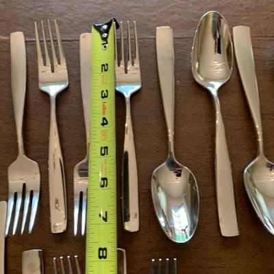 YAMAZAKI Flatware Setting For FOUR