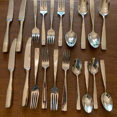 YAMAZAKI Flatware Setting For FOUR