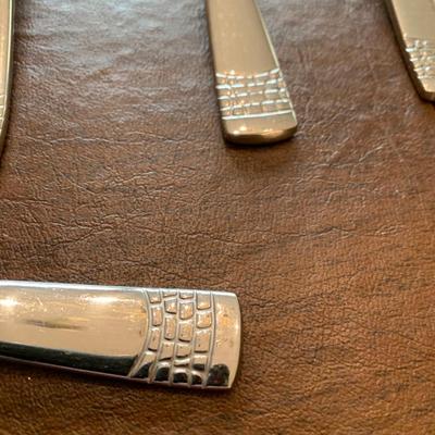 LENOX Flatware Service For FOUR w/ Serving Pieces