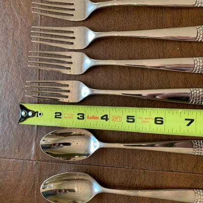 LENOX Flatware Service For FOUR w/ Serving Pieces