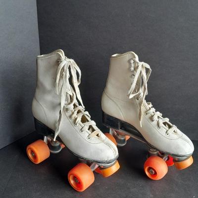 Size 7 Roller Derby Roller Skates