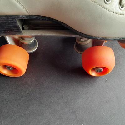 Size 7 Roller Derby Roller Skates