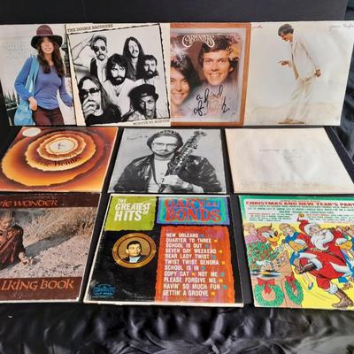 Vinyl LP Records 45's Gary Bonds, The Doobie Brother, Carpenters, Carly Simon, Stevie Wonder, and more