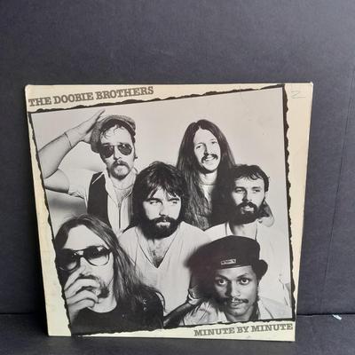 Vinyl LP Records 45's Gary Bonds, The Doobie Brother, Carpenters, Carly Simon, Stevie Wonder, and more