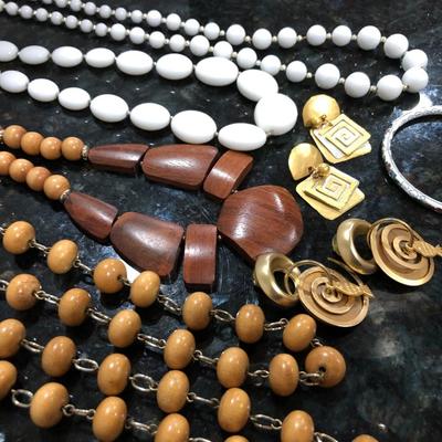 Fashion Costume Jewelry - Lot J203