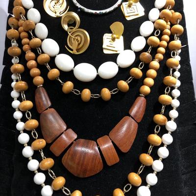 Fashion Costume Jewelry - Lot J203