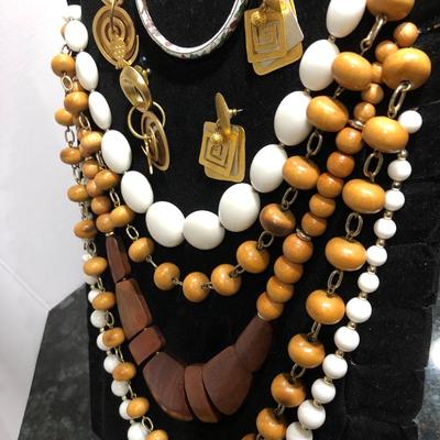 Fashion Costume Jewelry - Lot J203