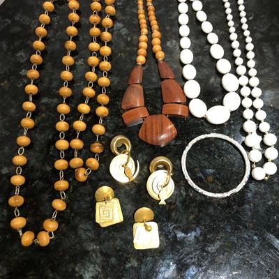 Fashion Costume Jewelry - Lot J203