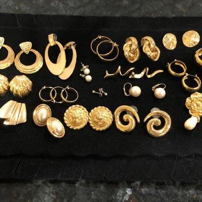 Fashion Costume Jewelry Pierced Earrings Lot - Lot J205