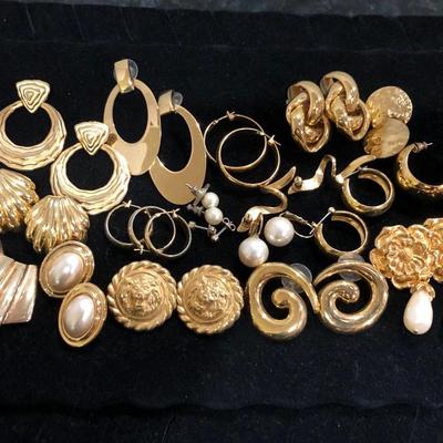 Fashion Costume Jewelry Pierced Earrings Lot - Lot J205