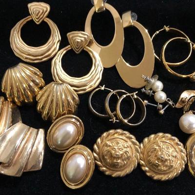 Fashion Costume Jewelry Pierced Earrings Lot - Lot J205