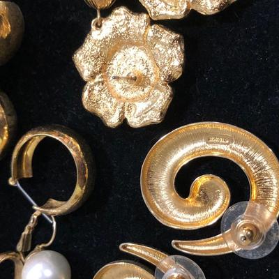 Fashion Costume Jewelry Pierced Earrings Lot - Lot J205