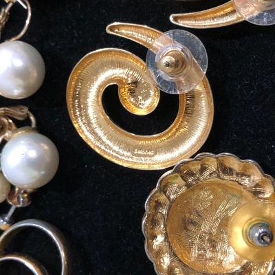 Fashion Costume Jewelry Pierced Earrings Lot - Lot J205