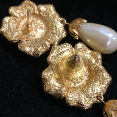 Fashion Costume Jewelry Pierced Earrings Lot - Lot J205