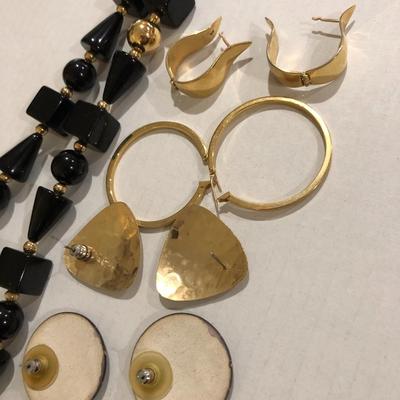 Fashion Costume Jewelry with Asian Pouch -Lot J204