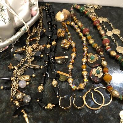 Fashion Costume Jewelry with Asian Pouch -Lot J204