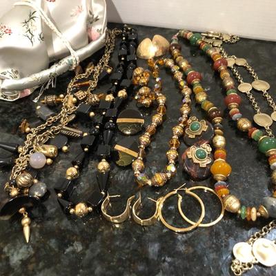 Fashion Costume Jewelry with Asian Pouch -Lot J204