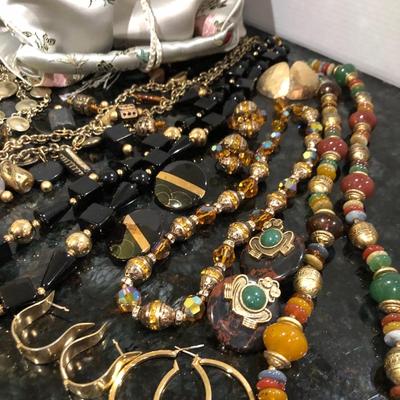 Fashion Costume Jewelry with Asian Pouch -Lot J204