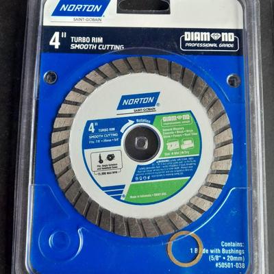Two new Norton Diamond 4" circular Blades and one new Ridgid Diamond cut 4.5" Metal Cutting blade