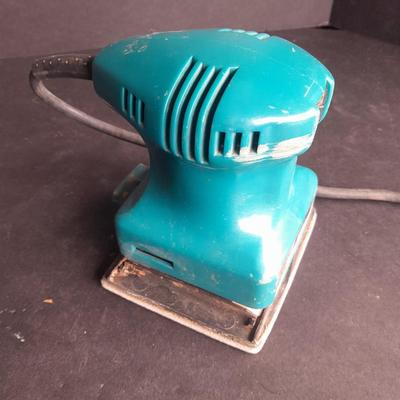 Electric Makita Finishing sander B04551