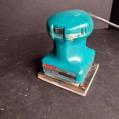 Electric Makita Finishing sander B04551