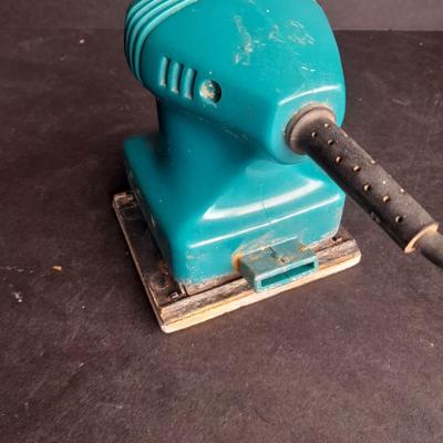 Electric Makita Finishing sander B04551