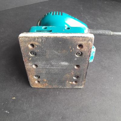Electric Makita Finishing sander B04551