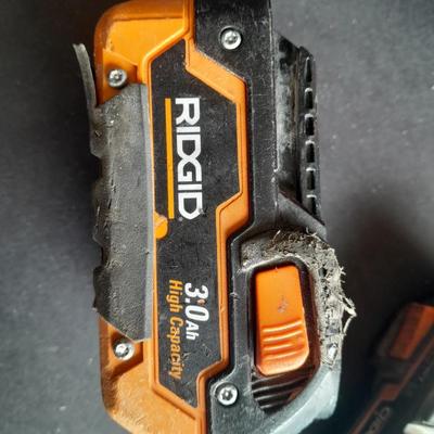 Rigid 18 Volt battery charger with 2 batteries