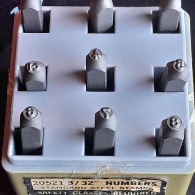 Working Black & Decker 18-volt drill with no charger, Two nice new shank drill bits, and a 3/32" Steel stamp set
