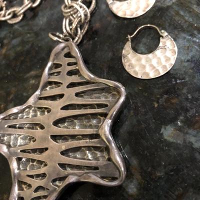 Mixed Costume Jewelry - Lot J207