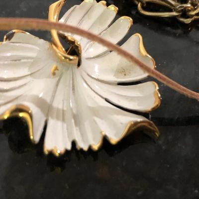 Mixed Costume Jewelry - Lot J207