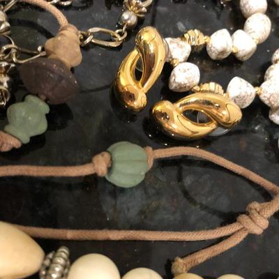 Mixed Costume Jewelry - Lot J207