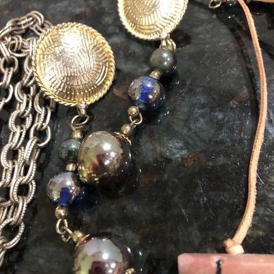 Mixed Costume Jewelry - Lot J207
