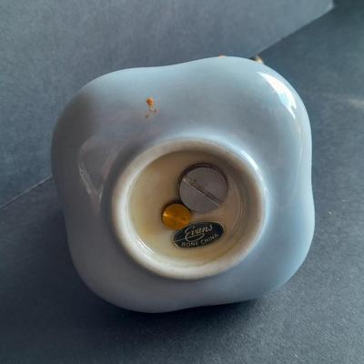 Vintage Evans bone China refillable table lighter