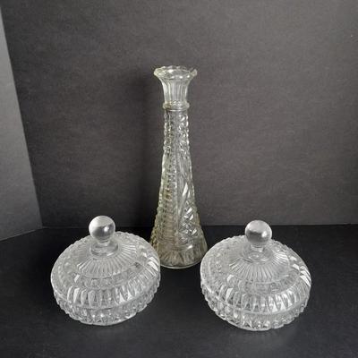 Two matching lidded Trinket / mint dishes with glass vase