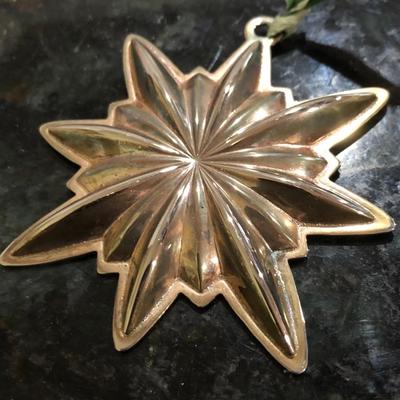 KIRK STIEFF CO. Williamsburg Silver Plate 1981 Ornament -Lot 425