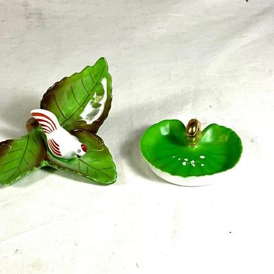 1561 Herend Bird on a Leaf Placecard Holder and Small Lily Pad Dish
