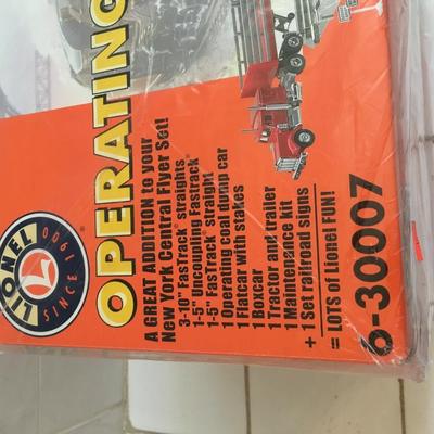 Lionel Train Operating Freight Expansion track