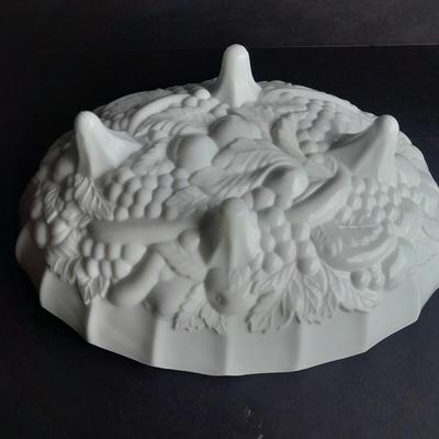 Vintage Indiana Glass Tri - Footed Oval Milk Glass Fruit Bowl, 1960s with Dresdena ware pie server