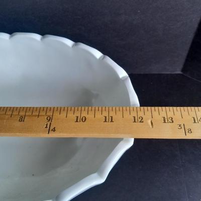 Vintage Indiana Glass Tri - Footed Oval Milk Glass Fruit Bowl, 1960s with Dresdena ware pie server