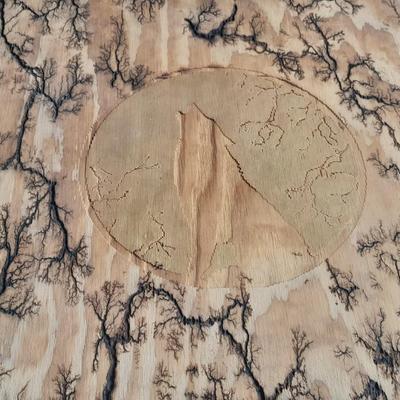 Large Howling Wolf Fracted Artwork