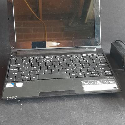 Acer Aspire one D255E Laptop Works, but slow. For light use or Repair