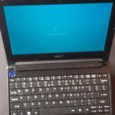 Acer Aspire one D255E Laptop Works, but slow. For light use or Repair