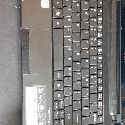 Acer Aspire one D255E Laptop Works, but slow. For light use or Repair