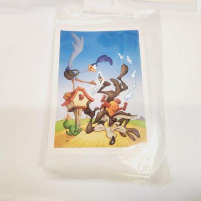 3 - LOONEY TOONS COLLECTIBLE P