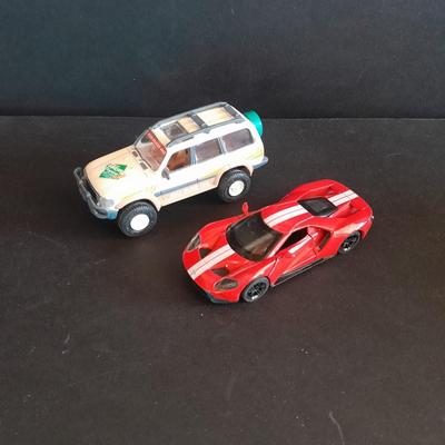 His & Her's Die Cast cars Kentoys SUV and MSZ 2017 FORD GT