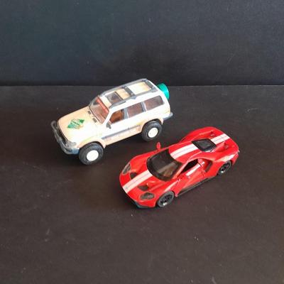 His & Her's Die Cast cars Kentoys SUV and MSZ 2017 FORD GT