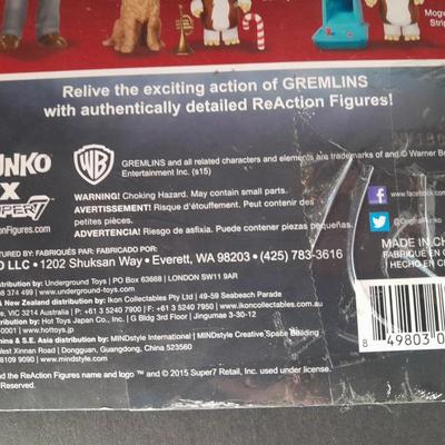 1984 TM & Warner Bros. Starmakers #2185 Gremlins Poster and Gremlins Billy Peltzer action figure