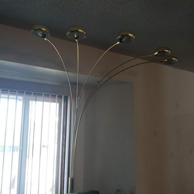 5 DIMMER LIGHT ARC FLOOR LAMP WITH BRASS COLORED FINISH