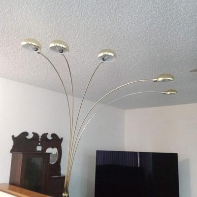 5 DIMMER LIGHT ARC FLOOR LAMP WITH BRASS COLORED FINISH